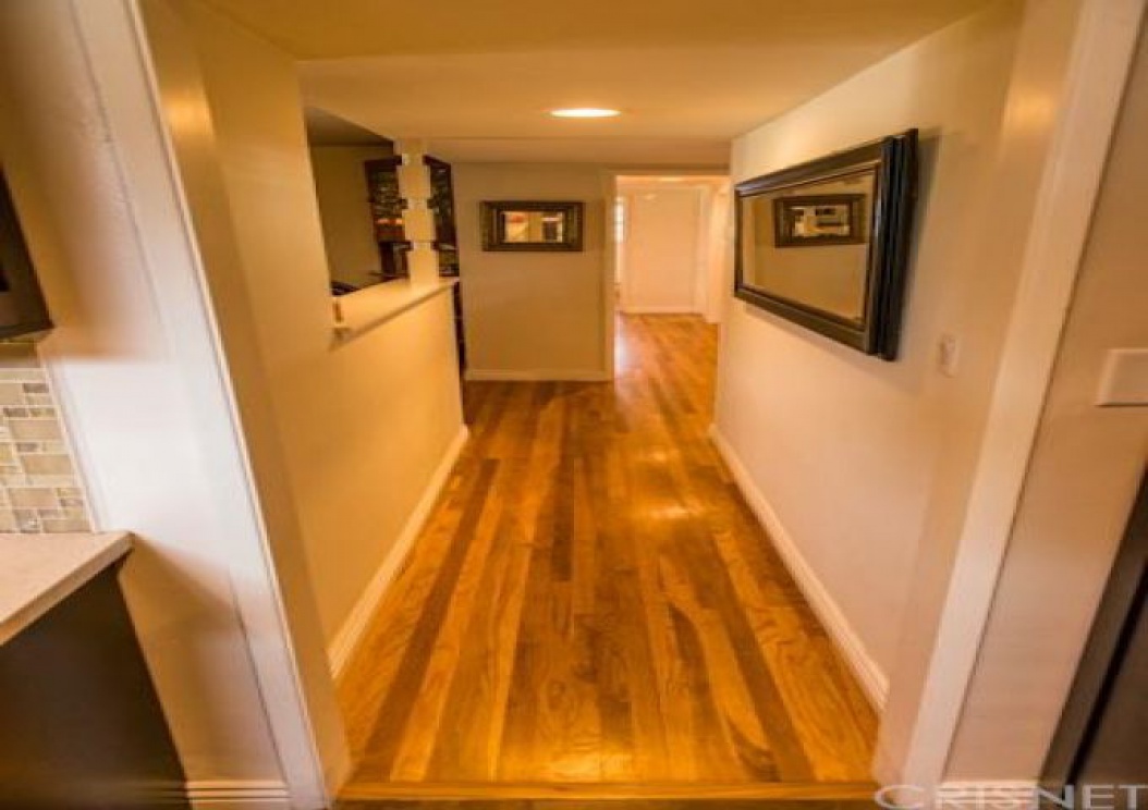 8401 Moorcroft Avenue , West Hills CA: 