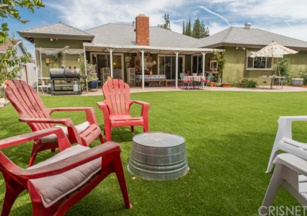 8401 Moorcroft Avenue , West Hills CA: 