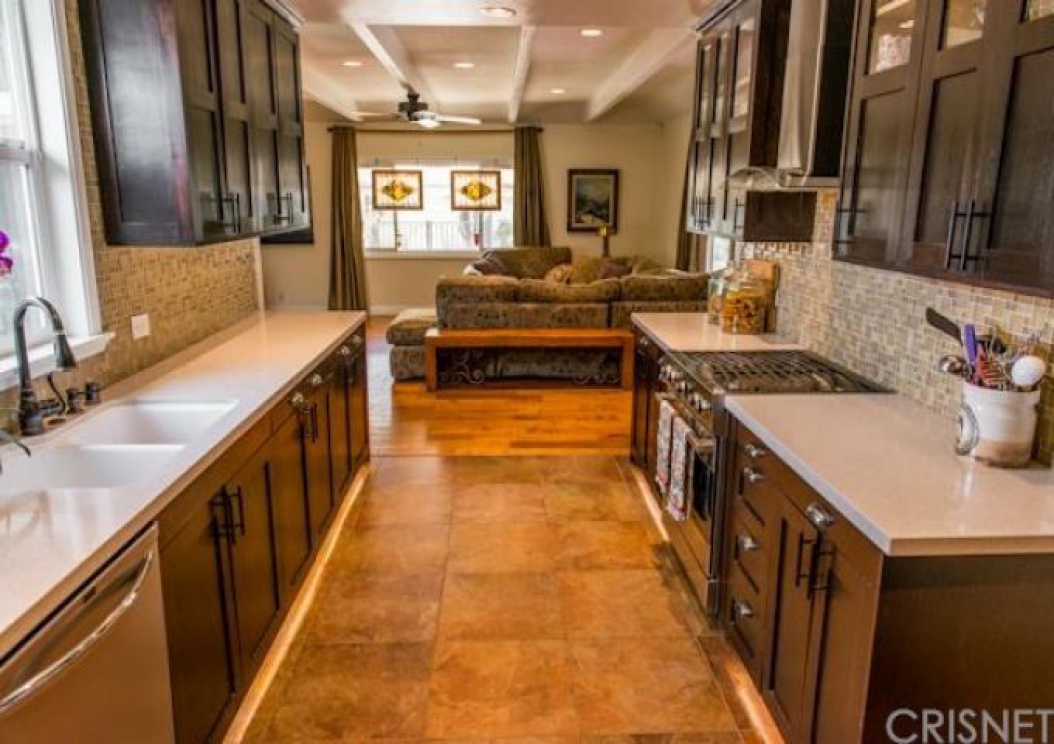 8401 Moorcroft Avenue , West Hills CA: 