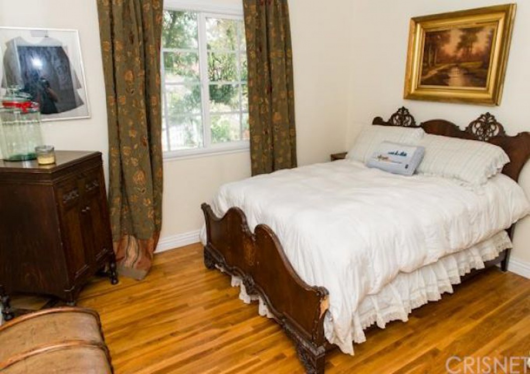 8401 Moorcroft Avenue , West Hills CA: 