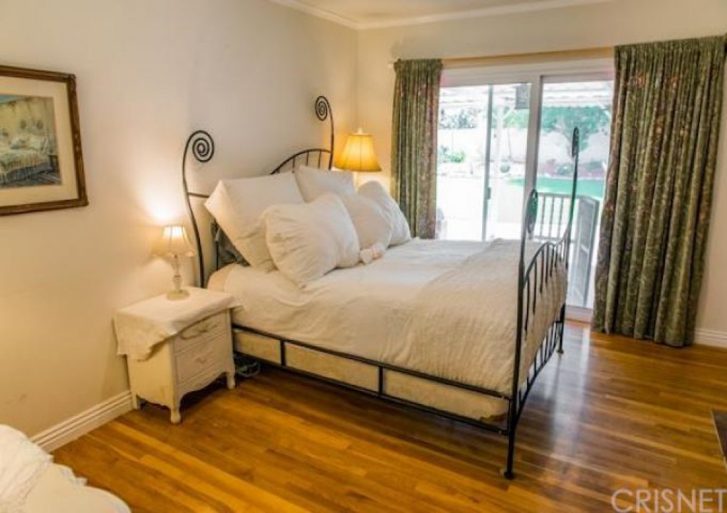 8401 Moorcroft Avenue , West Hills CA: 