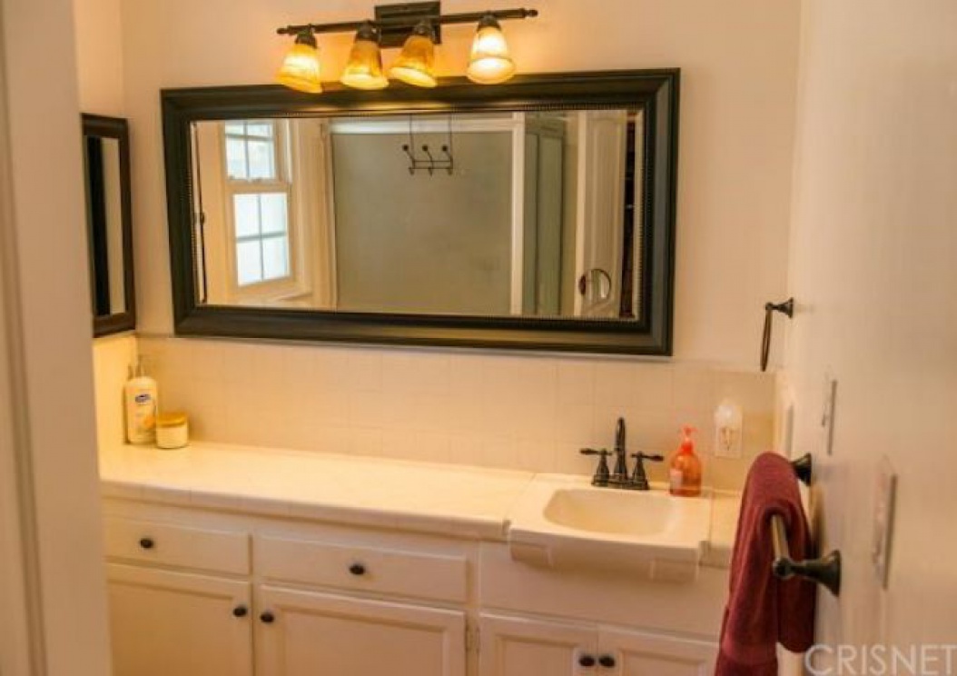 8401 Moorcroft Avenue , West Hills CA: 