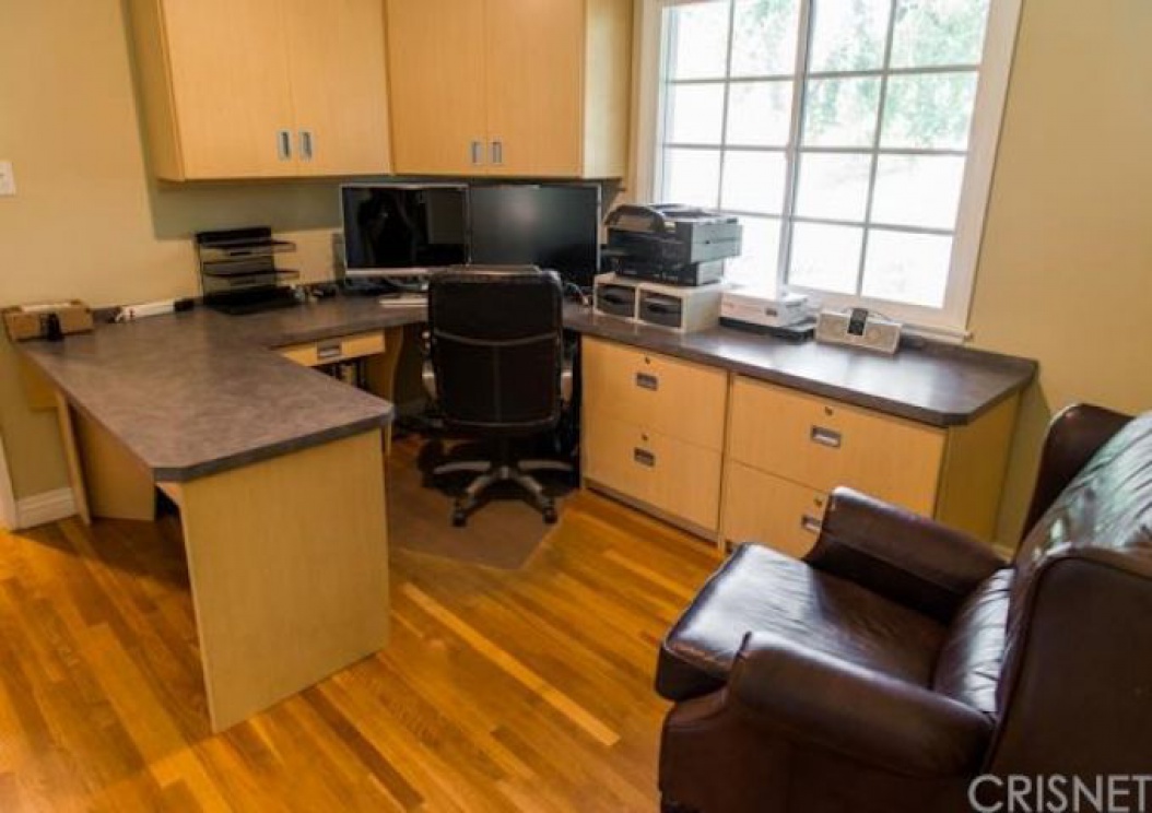 8401 Moorcroft Avenue , West Hills CA: 