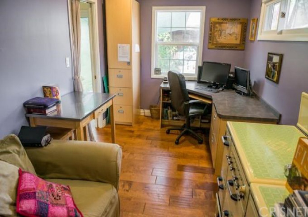 8401 Moorcroft Avenue , West Hills CA: 