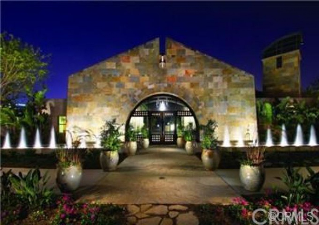 563 Rockefeller , Irvine CA: 