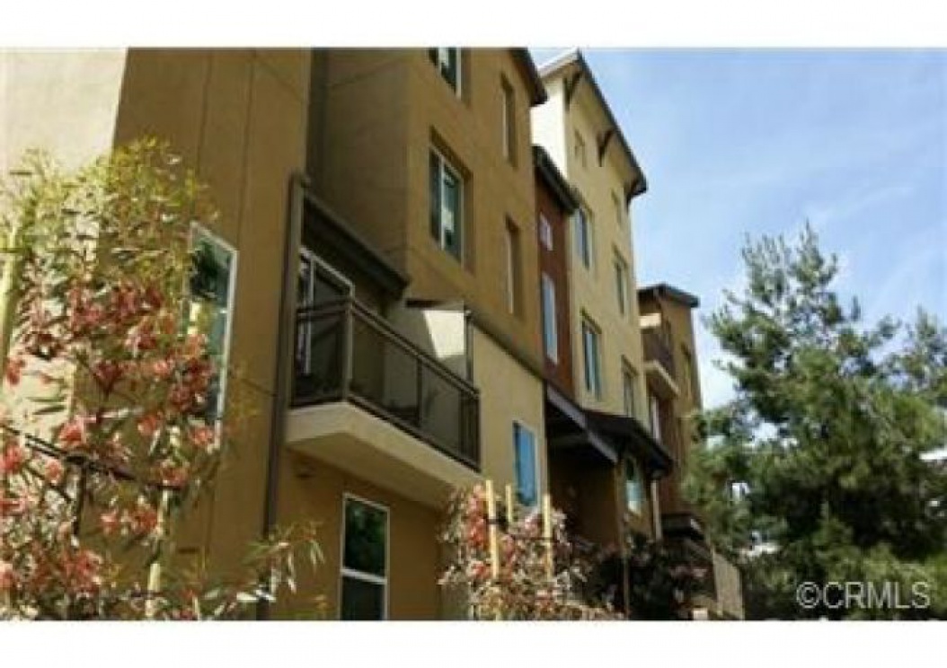 563 Rockefeller , Irvine CA: 