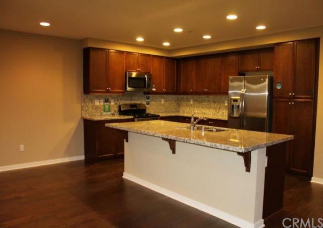 563 Rockefeller , Irvine CA: 