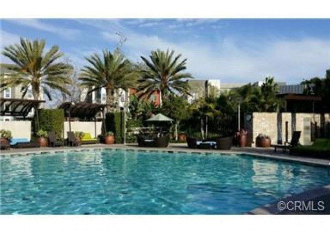 563 Rockefeller , Irvine CA: 