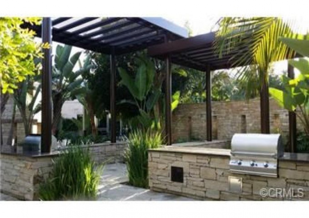 563 Rockefeller , Irvine CA: 