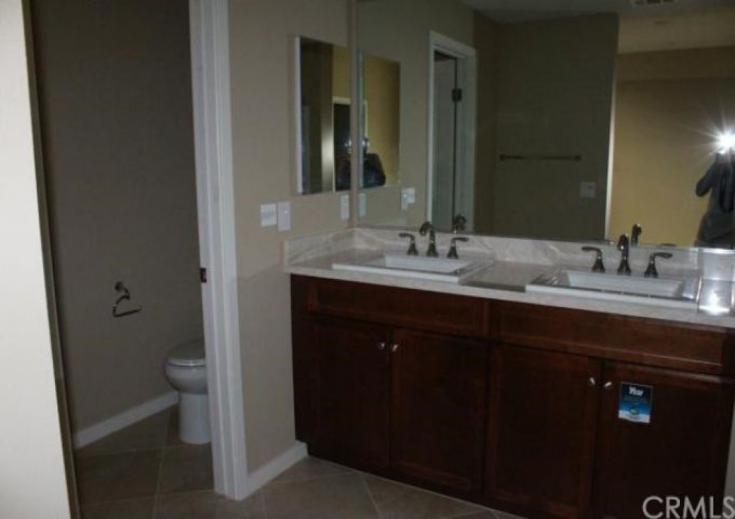 563 Rockefeller , Irvine CA: 