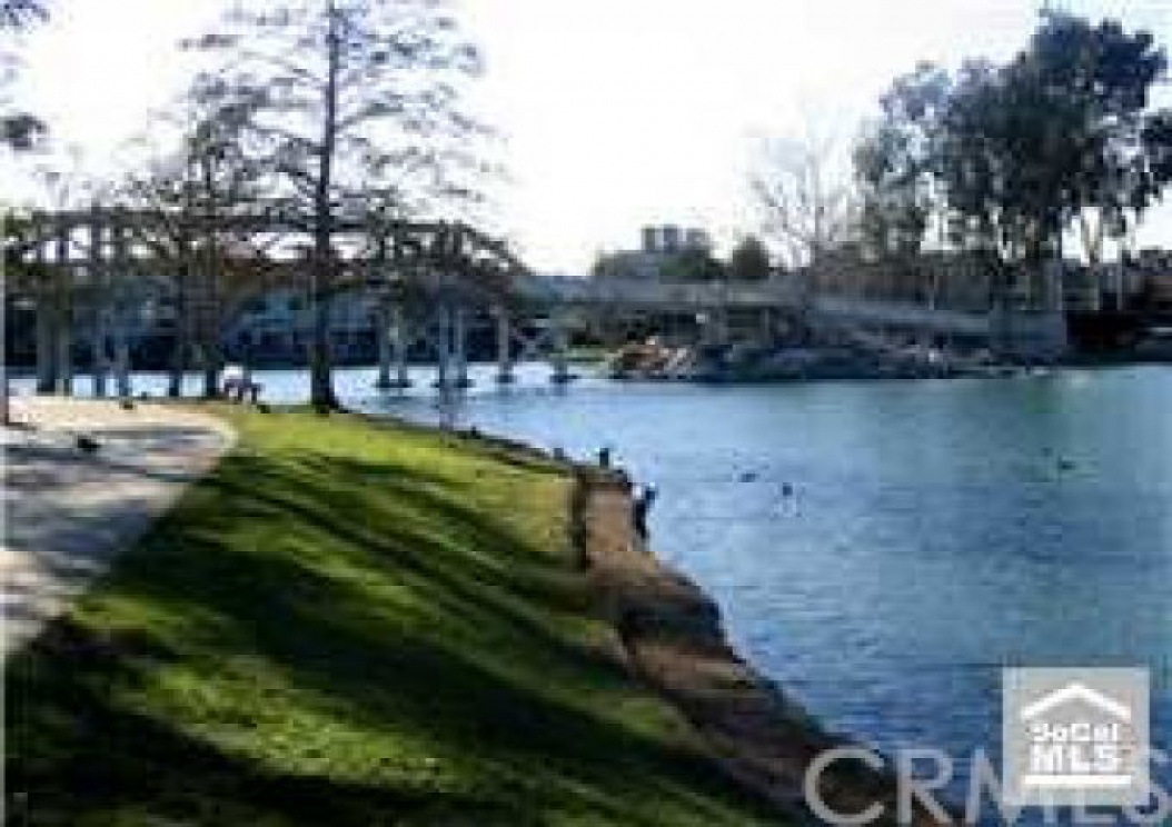 19 Greenmoor , Irvine CA: