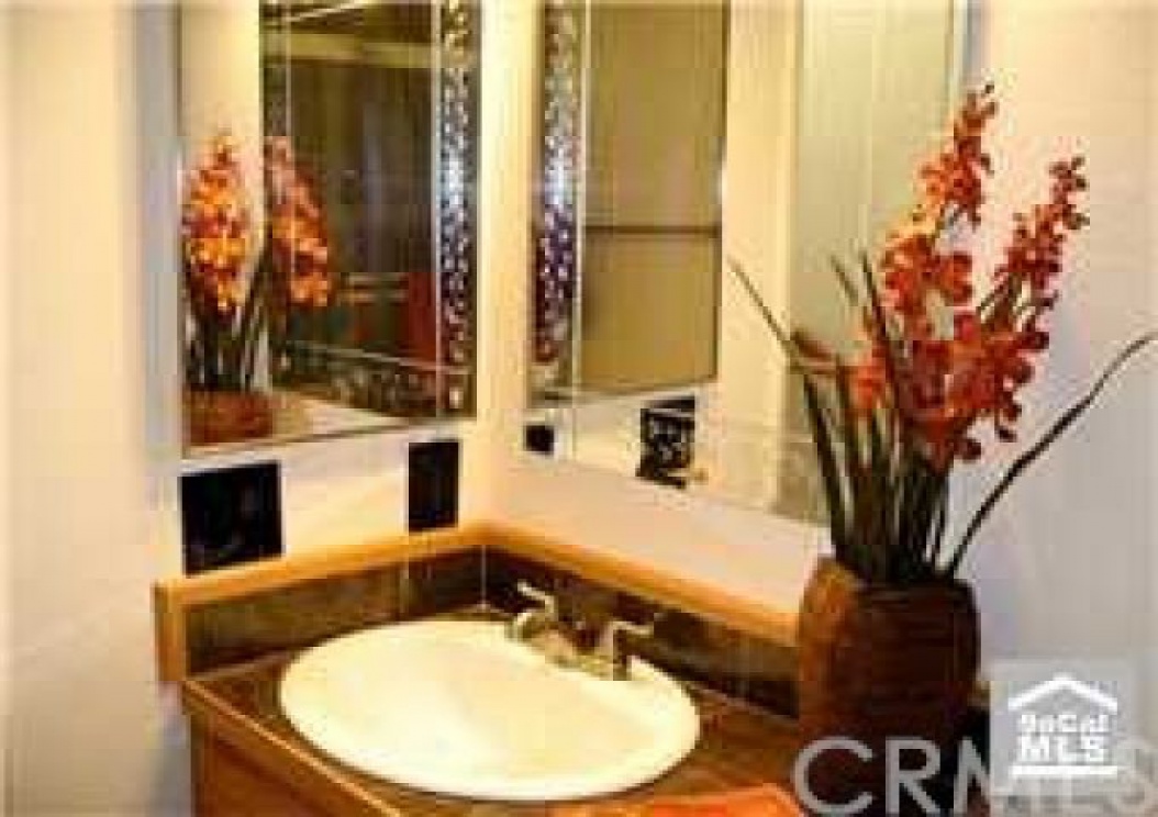 19 Greenmoor , Irvine CA: