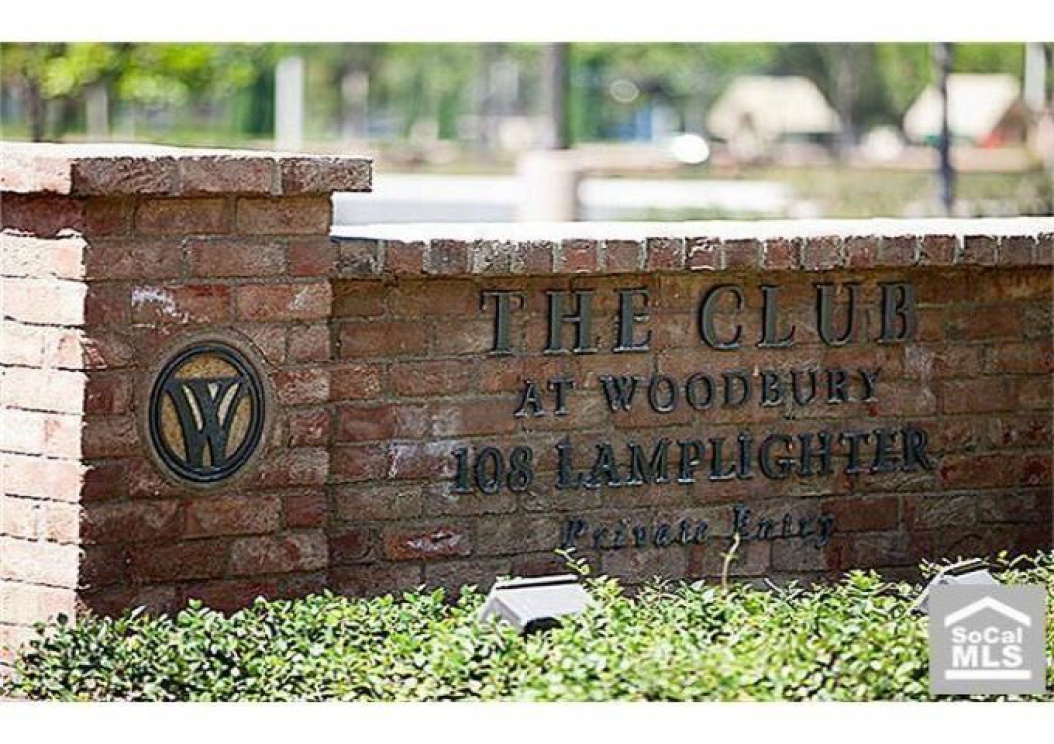 60 Chantilly , Irvine CA: 