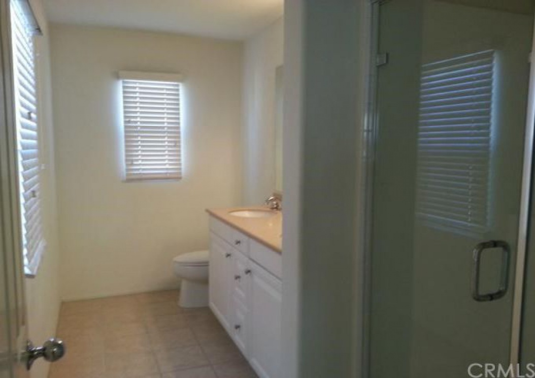 60 Chantilly , Irvine CA: 