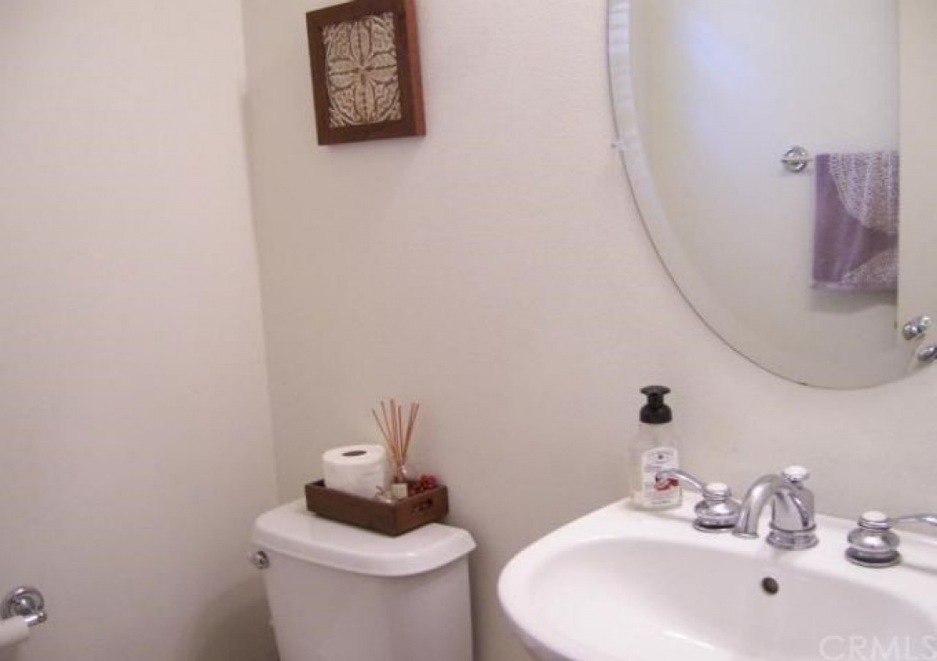 60 Chantilly , Irvine CA: 