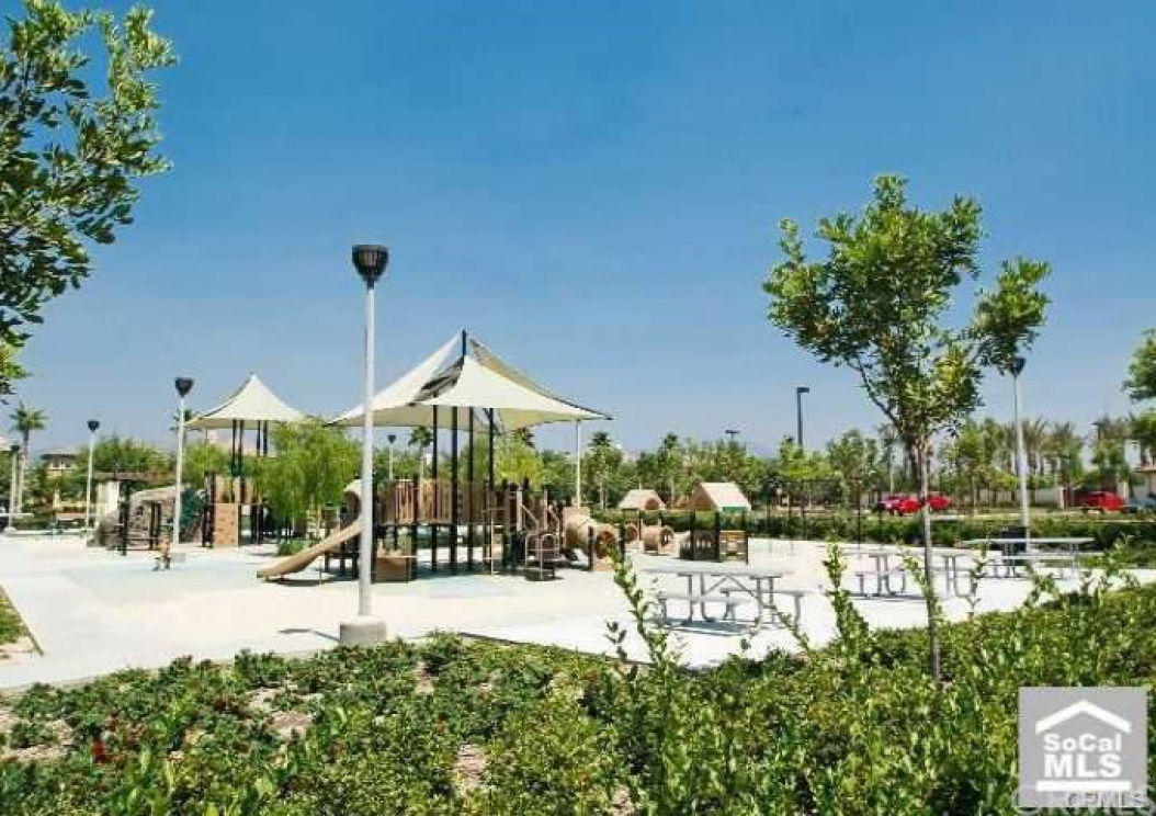 60 Chantilly , Irvine CA: 