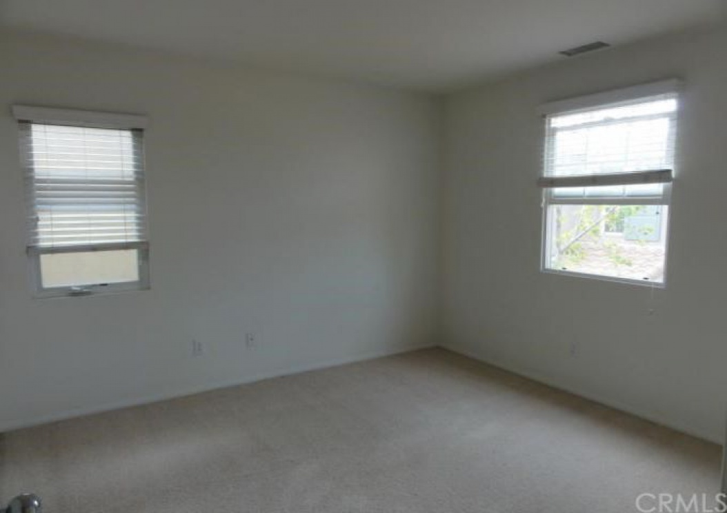 60 Chantilly , Irvine CA: 