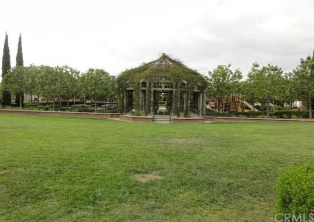 60 Chantilly , Irvine CA: 