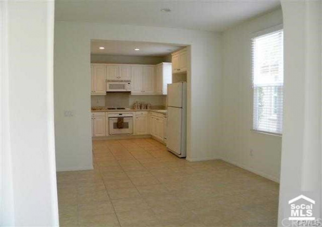 60 Chantilly , Irvine CA: 