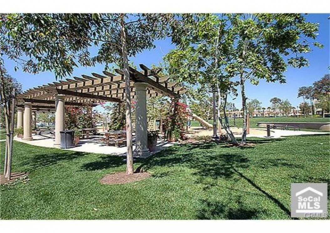 60 Chantilly , Irvine CA: 