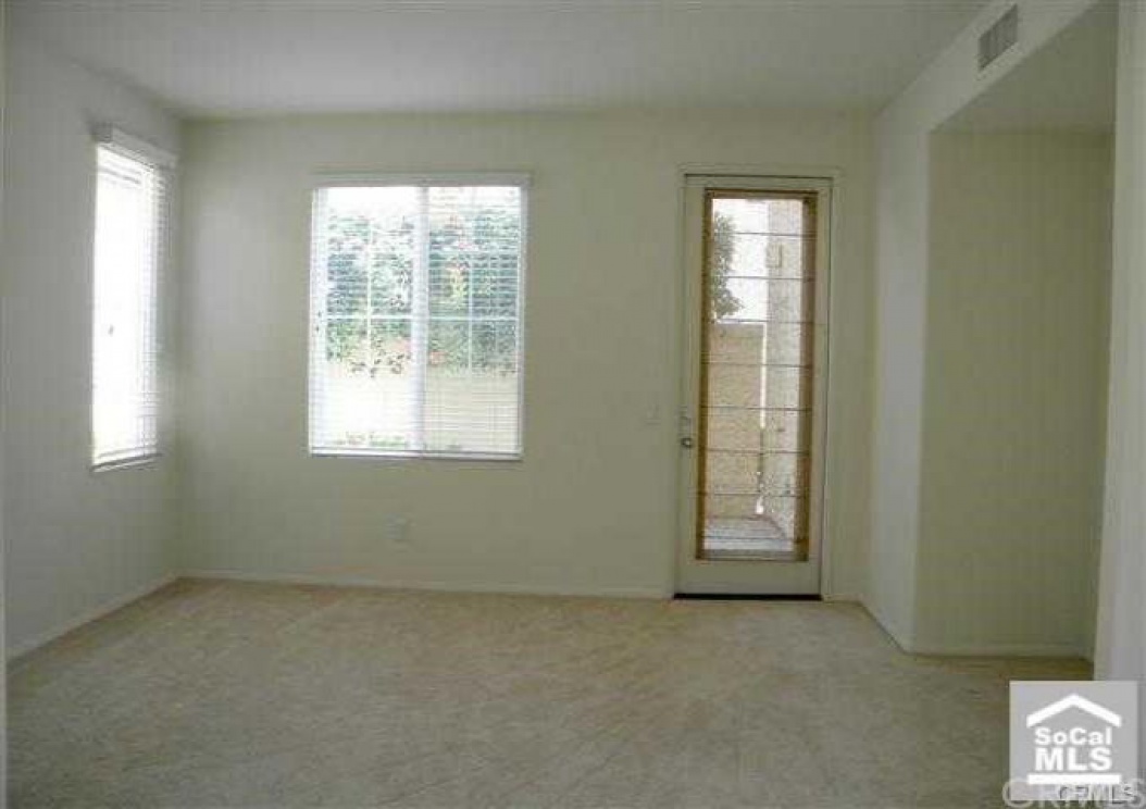 60 Chantilly , Irvine CA: 