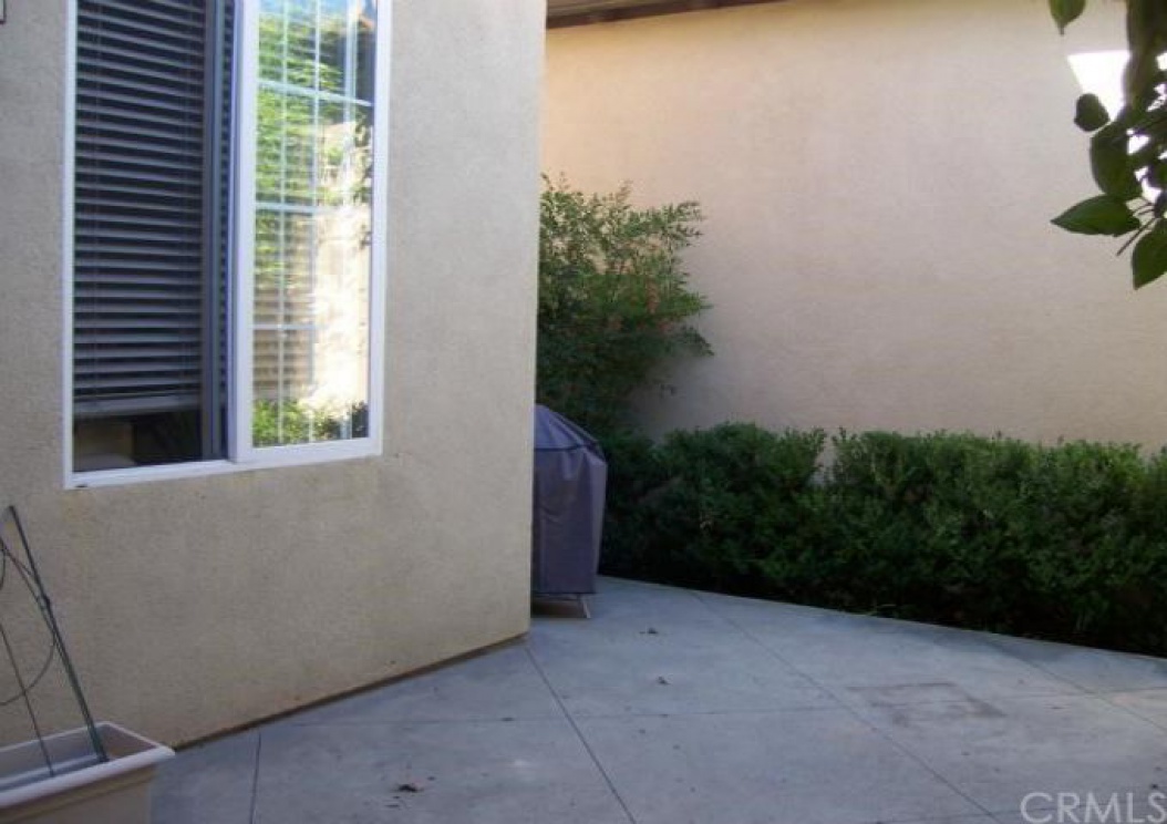 60 Chantilly , Irvine CA: 