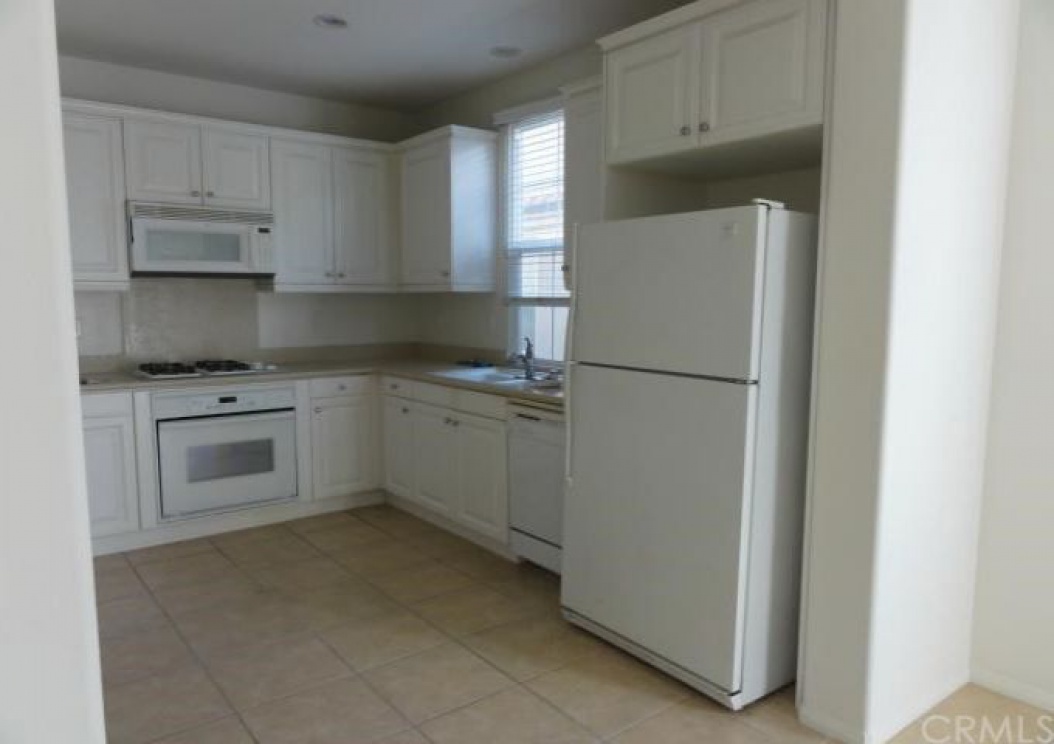 60 Chantilly , Irvine CA: 