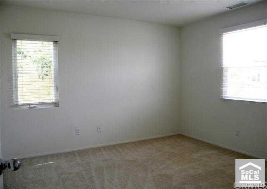 60 Chantilly , Irvine CA: 