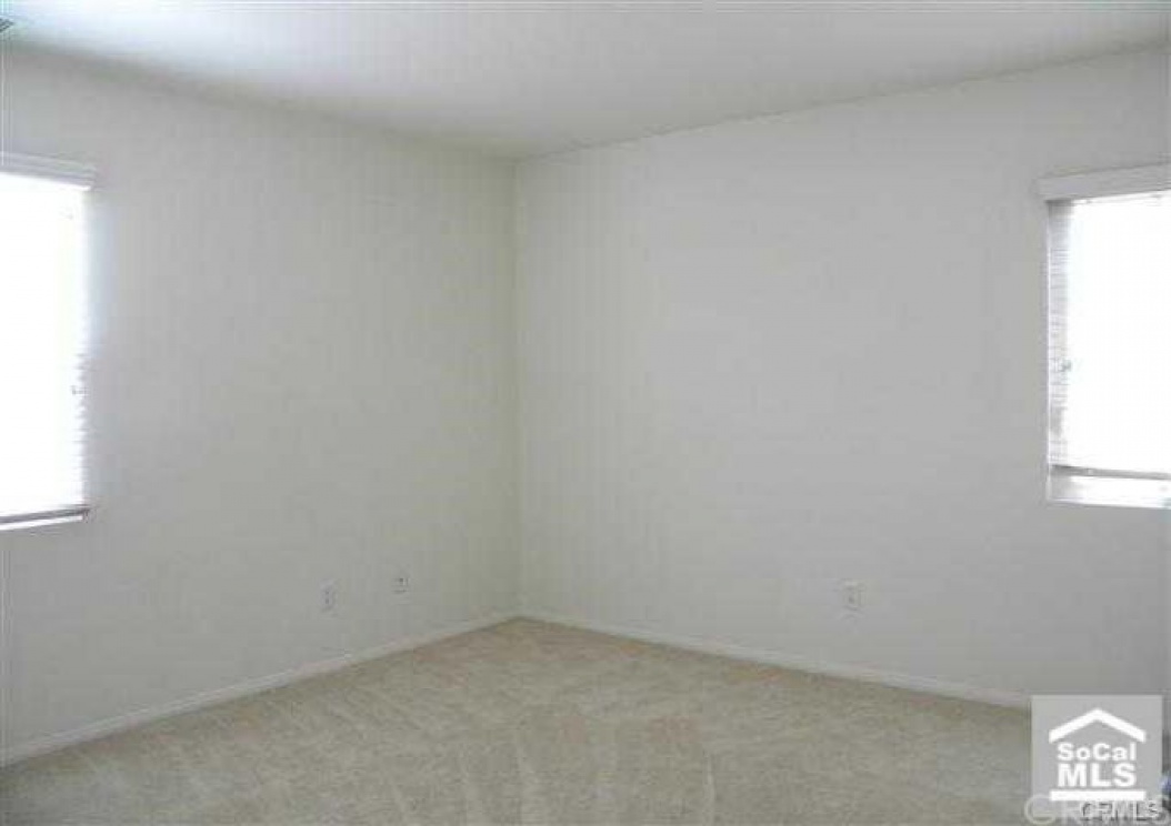 60 Chantilly , Irvine CA: 