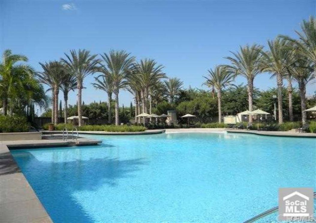 60 Chantilly , Irvine CA: 