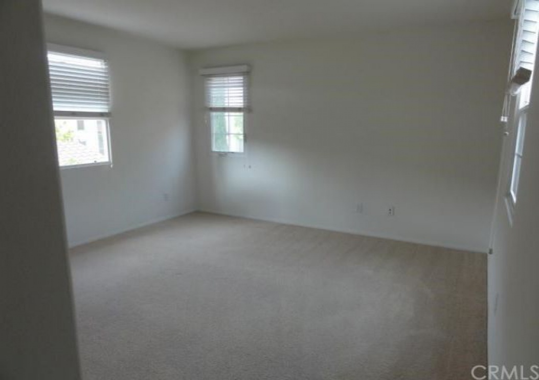 60 Chantilly , Irvine CA: 