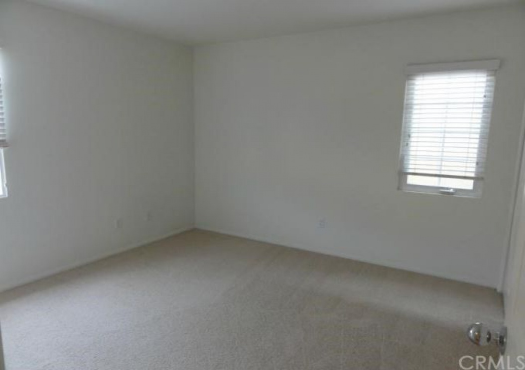 60 Chantilly , Irvine CA: 