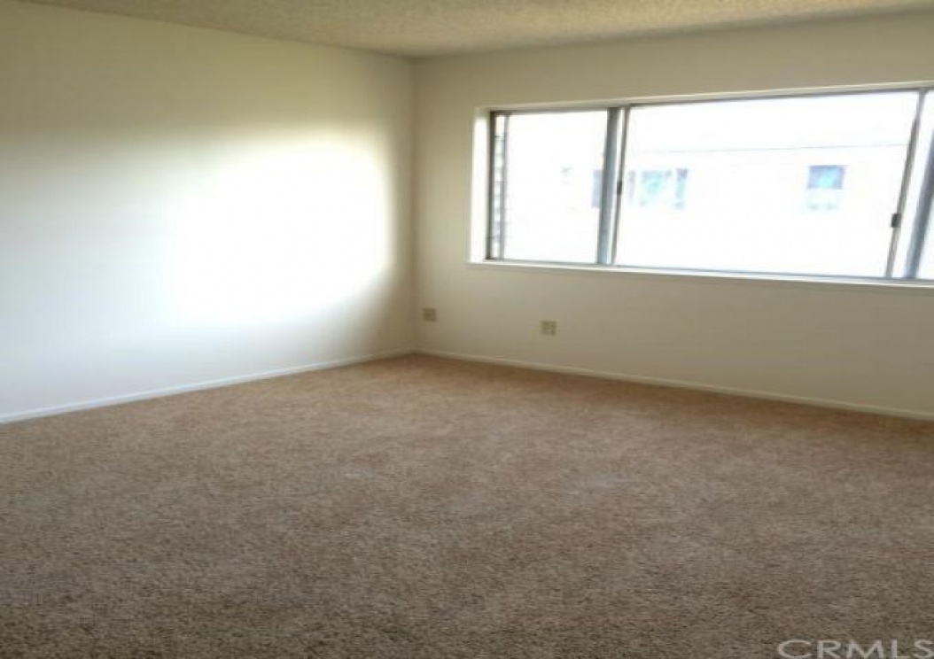 1618 Iowa Street , Costa Mesa CA: 