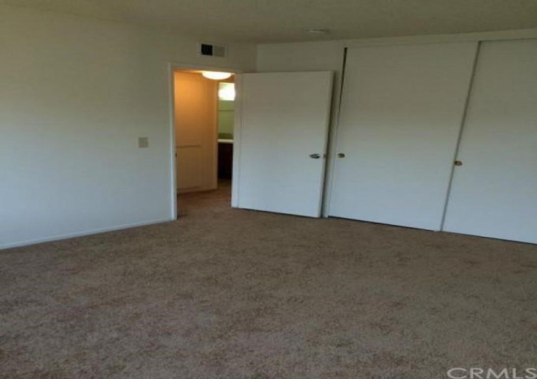 1618 Iowa Street , Costa Mesa CA: 