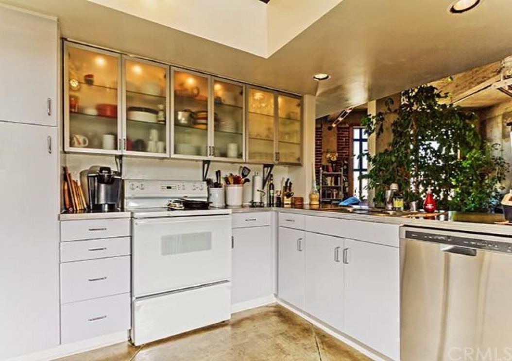 100 West 5th Street , Long Beach CA: 