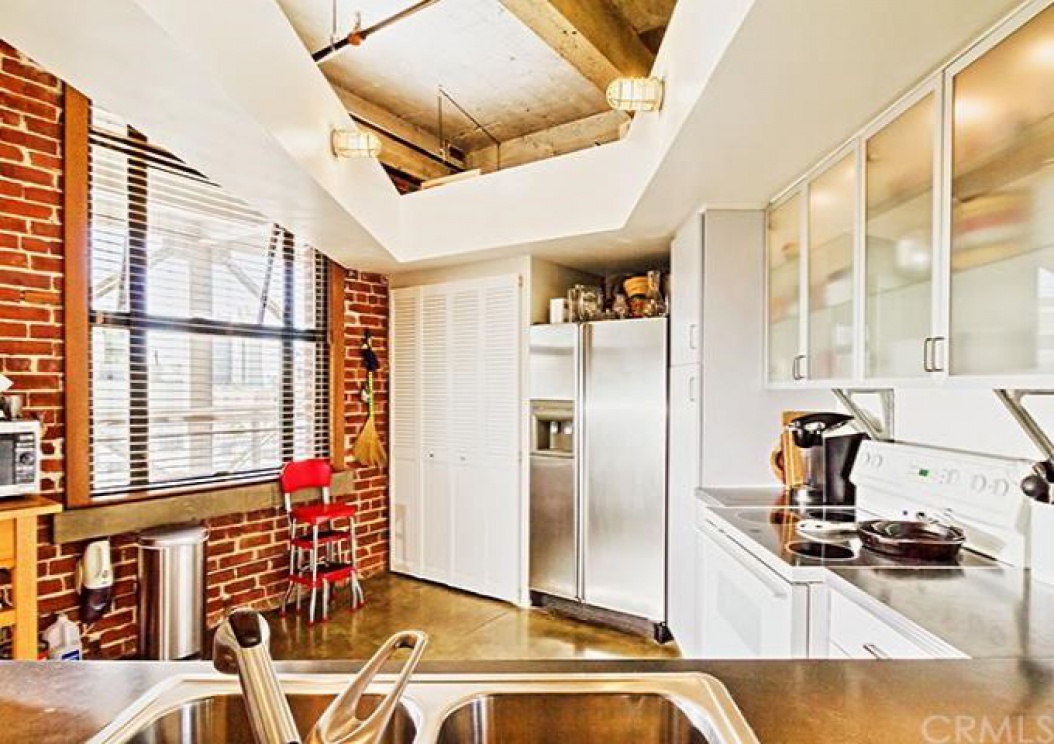 100 West 5th Street , Long Beach CA: 