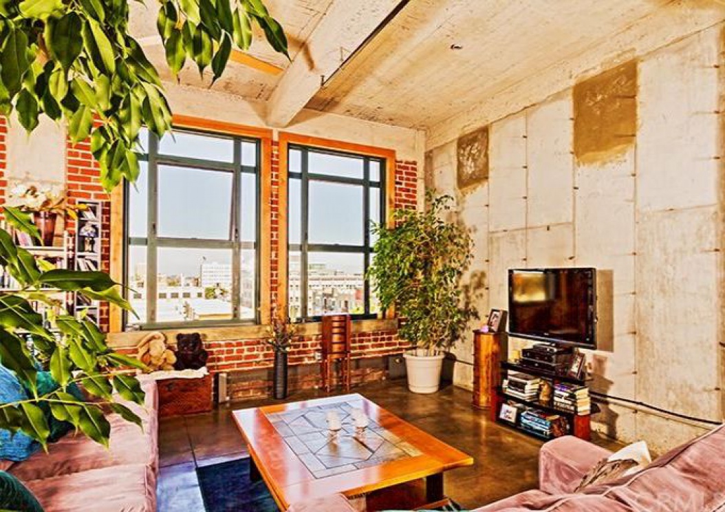 100 West 5th Street , Long Beach CA: 