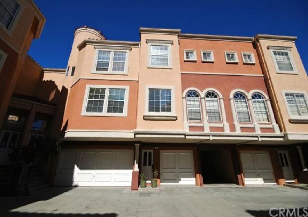 8 Mozzoni Aisle , Irvine CA: 