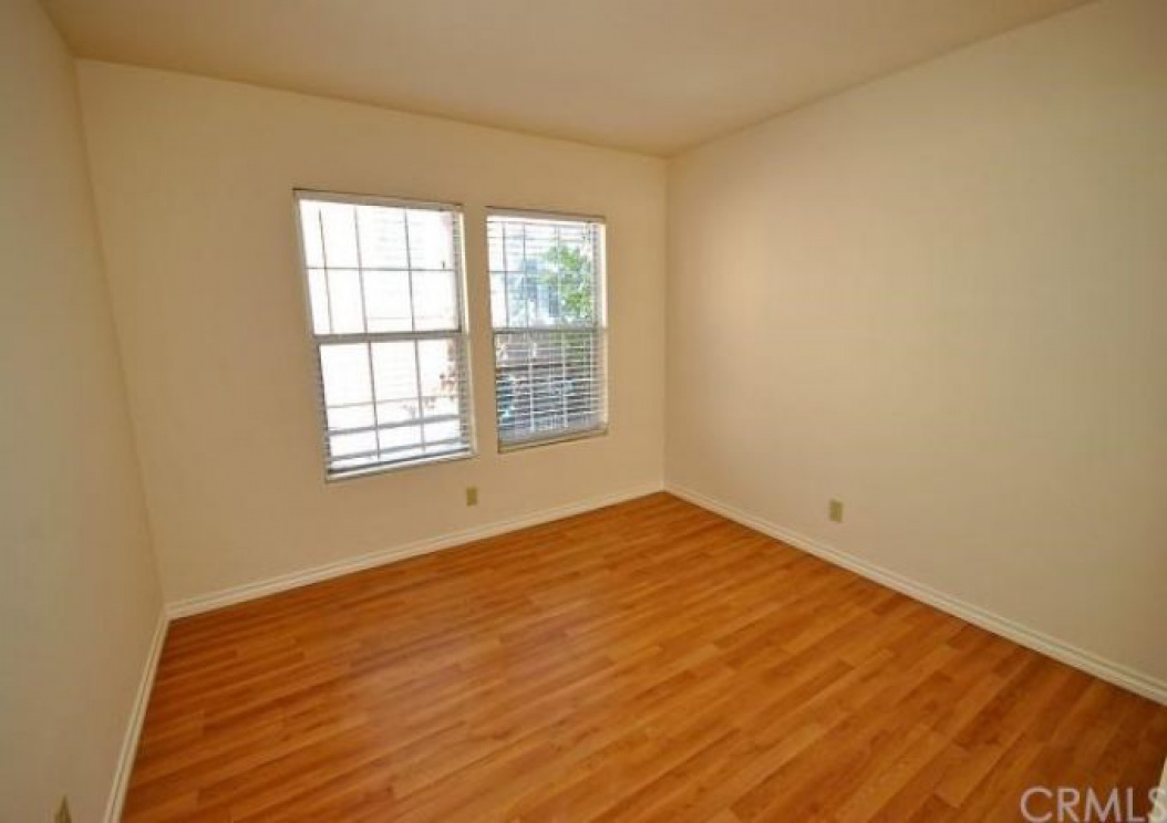 8 Mozzoni Aisle , Irvine CA: 