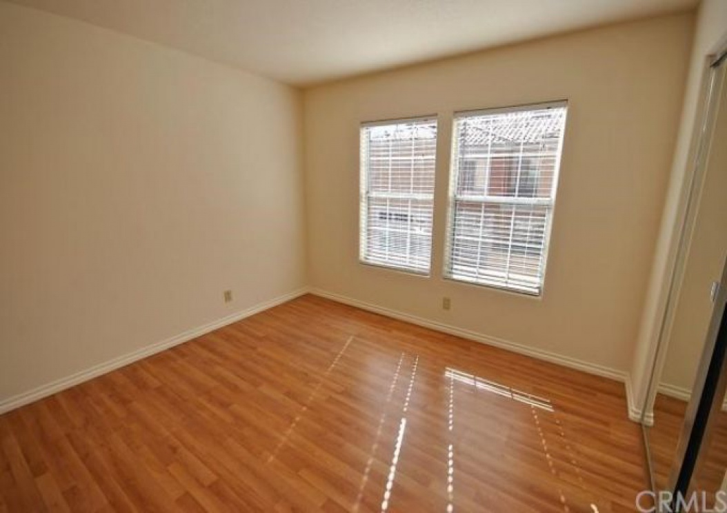 8 Mozzoni Aisle , Irvine CA: 