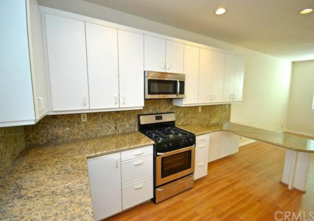 8 Mozzoni Aisle , Irvine CA: 