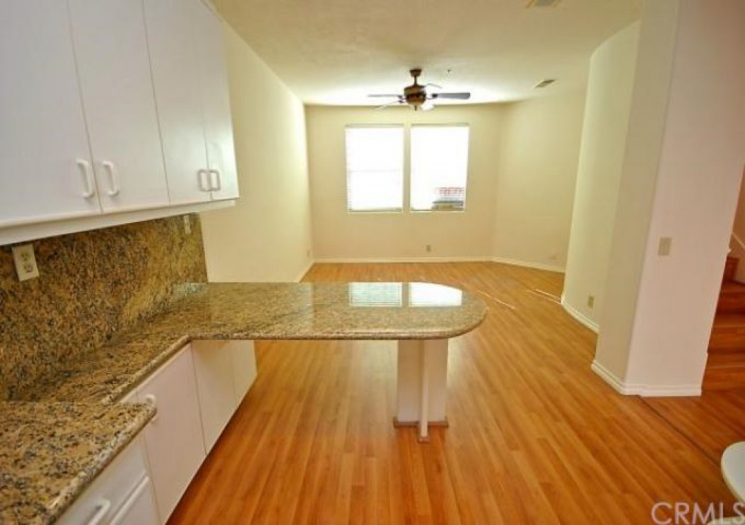 8 Mozzoni Aisle , Irvine CA: 