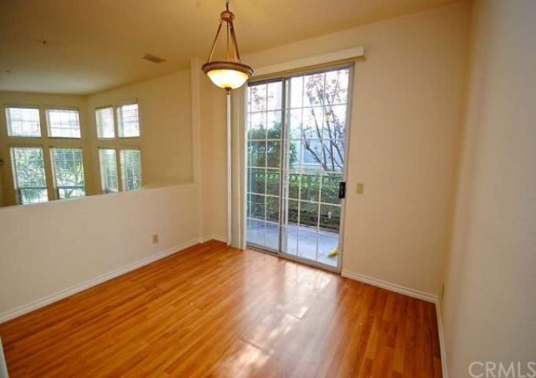 8 Mozzoni Aisle , Irvine CA: 