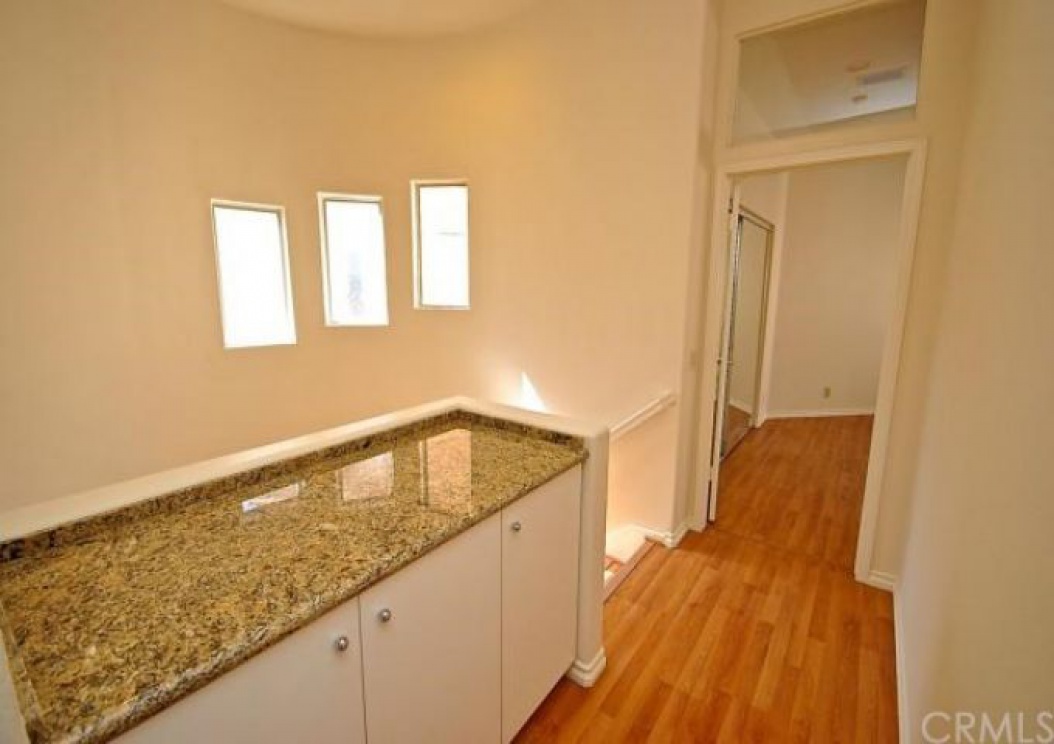 8 Mozzoni Aisle , Irvine CA: 