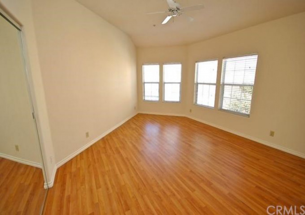 8 Mozzoni Aisle , Irvine CA: 