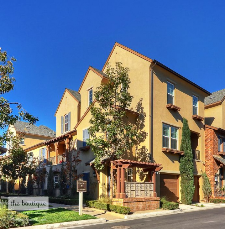 780 East Valencia Street , Anaheim CA: 