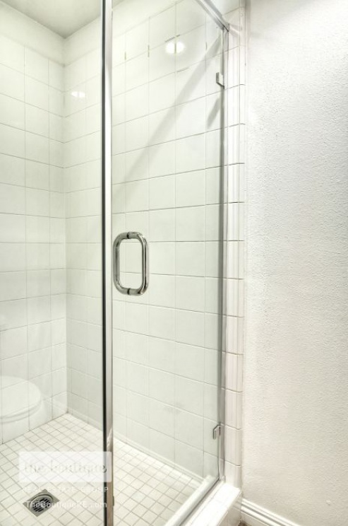 780 East Valencia Street , Anaheim CA: 