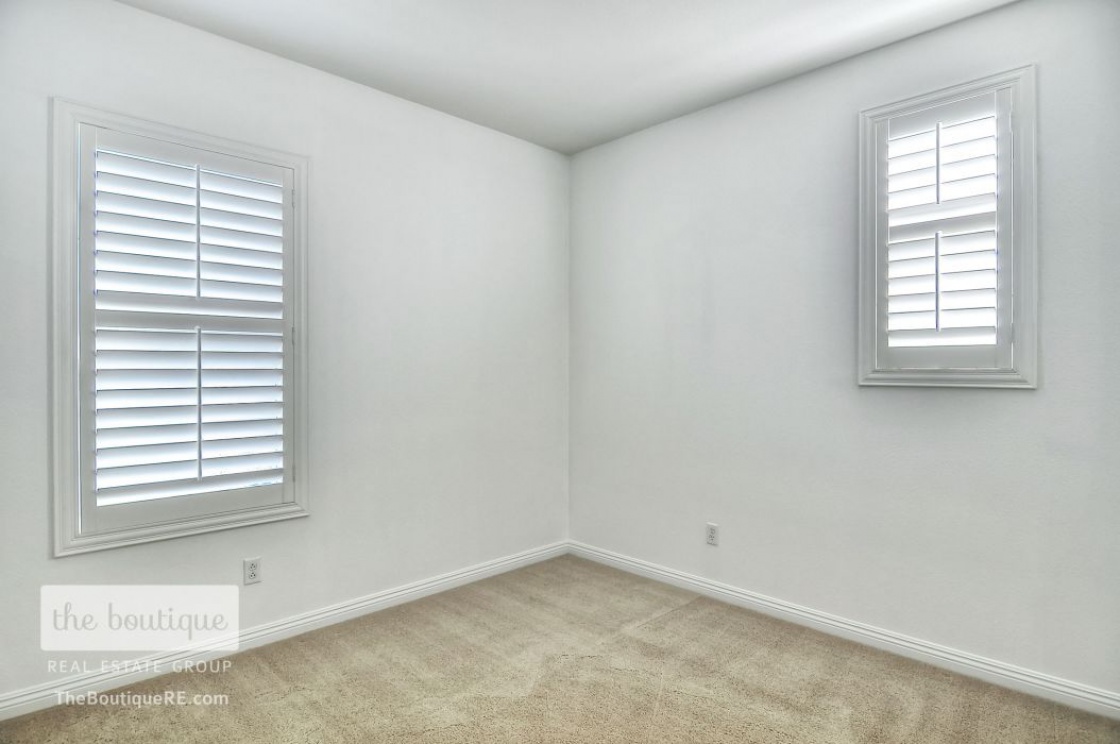 780 East Valencia Street , Anaheim CA: 