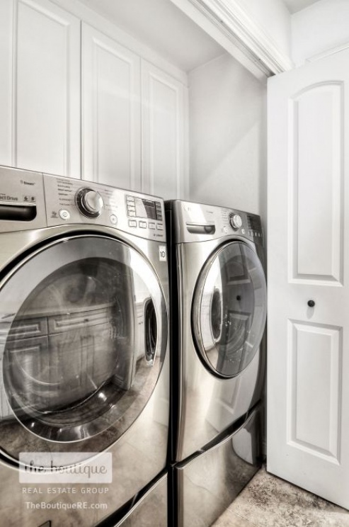 780 East Valencia Street , Anaheim CA: 