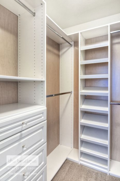 780 East Valencia Street , Anaheim CA: 